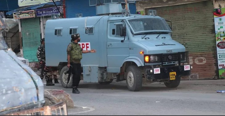 J&K: Explosion inside private vehicle in Shopian, 3 soldiers injured